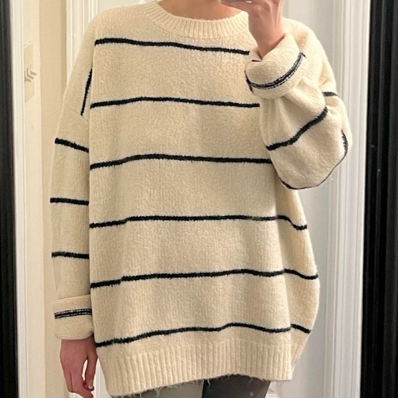 Lush Sweater - Picture 3 of 7
